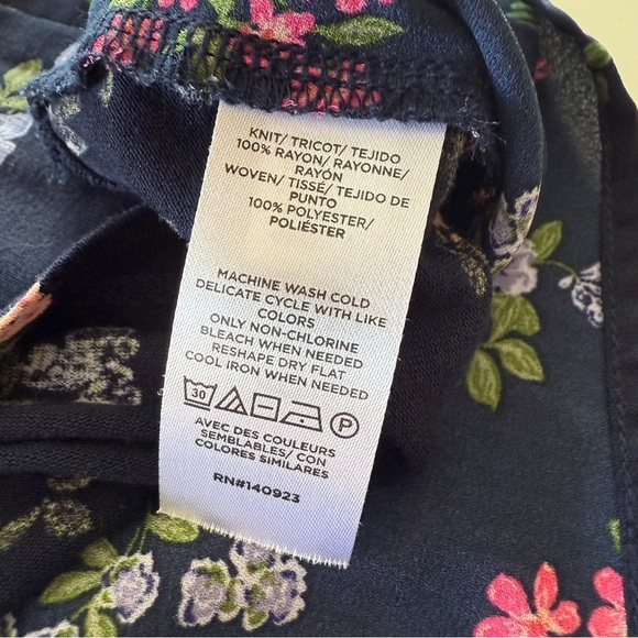 Loft- Navy- Floral- Tank- Ruffle Collar-Sleeveless-Tank-Size S - Picture 8 of 10